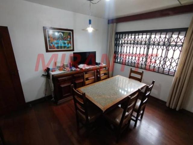 Sobrado de 302m² com 5 quartos