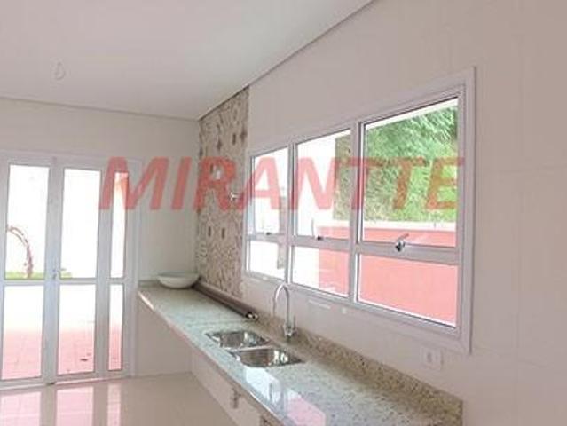 Sobrado de 307m² com 3 quartos