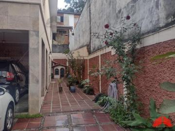 Sobrado de 315 m² a venda no Jardim Avelino, com 4 dormitórios sendo 1 suíte, 4 banheiros, 7 vagas d