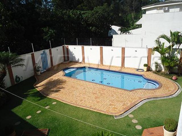 Sobrado de 322m² com 4 quartos