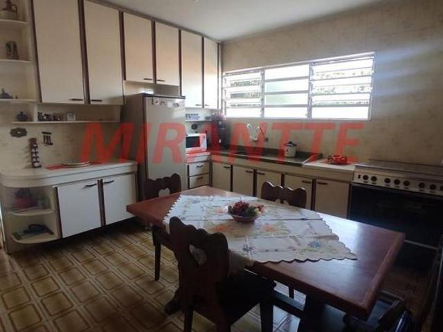 Sobrado de 325m² com 3 quartos