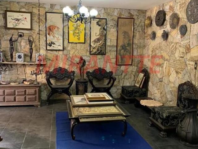 Sobrado de 326m² com 3 quartos