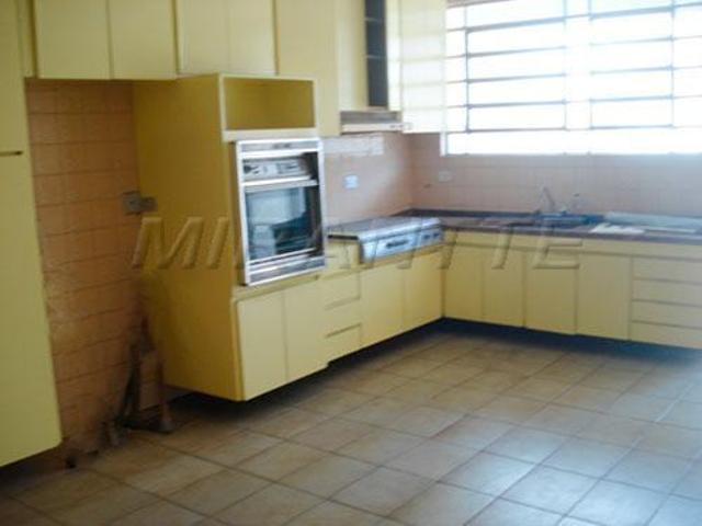 Sobrado de 336m² com 3 quartos