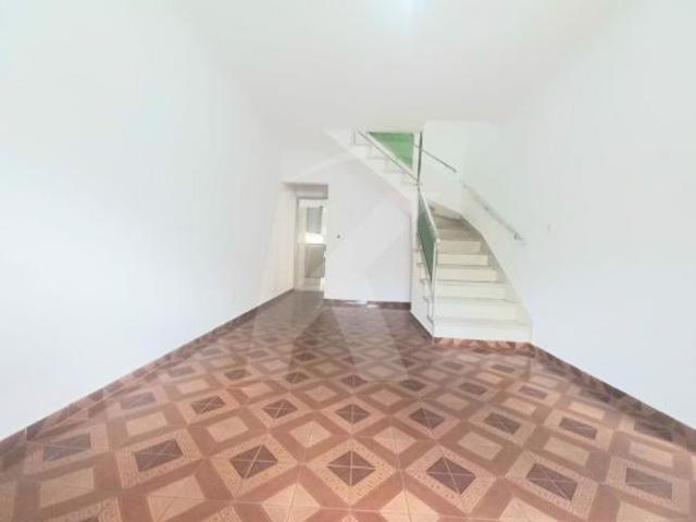 Sobrado de 3 dormitórios, 120m2, 1 vaga de garagem, sala ampla, edícula no Parque Edu Chaves