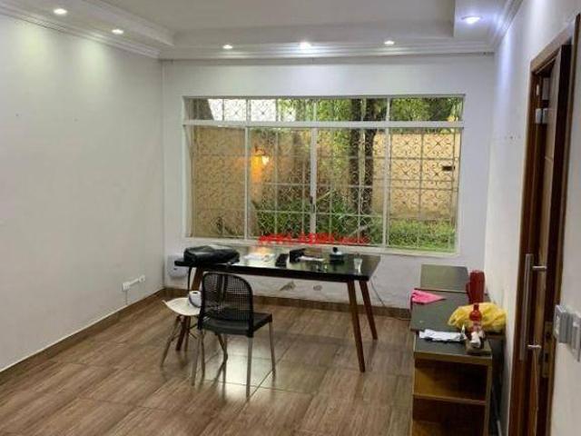 Sobrado de 3 Dormitórios com 2 Vagas de Garagem e Quintal 140m² de Terreno