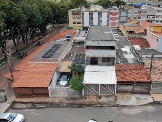 Sobrado de 3 Pavimentos em Fase de Acabamento | Excelente Localização no Núcleo Bandeirante