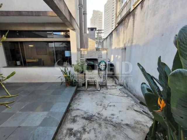 Sobrado de 3 quartos, 1 suite em terreno de 298m2 no melhor ponto do Jardim Marajoara