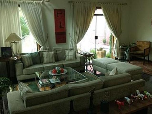 Sobrado de 450m² com 4 quartos