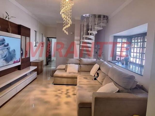 Sobrado de 480m² com 3 quartos