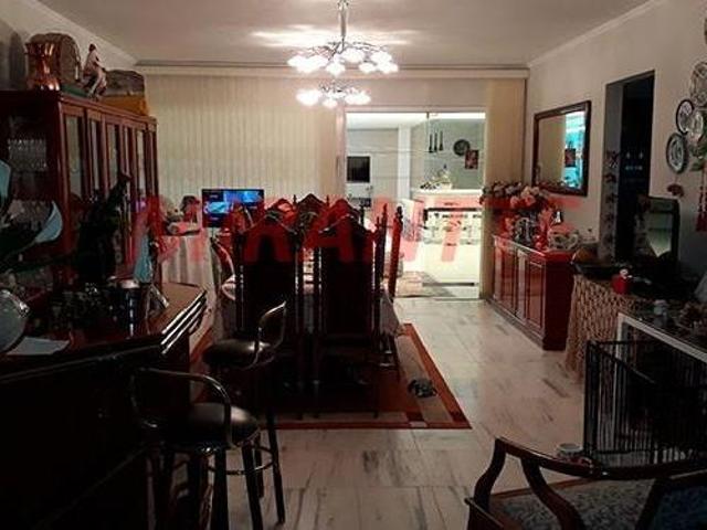 Sobrado de 400m² com 4 quartos