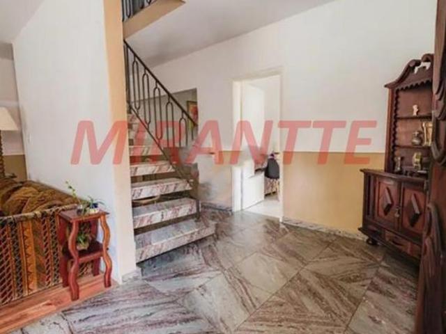 Sobrado de 422m² com 4 quartos