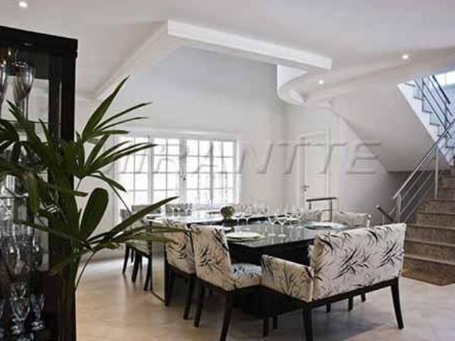 Sobrado de 432m² com 3 quartos