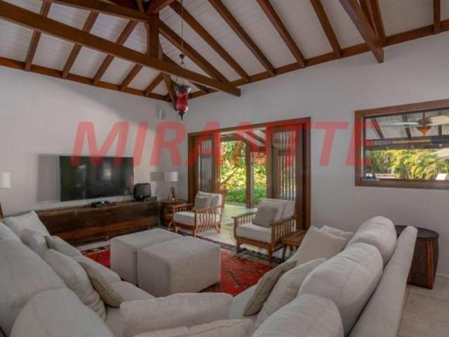 Sobrado de 588m² com 7 quartos
