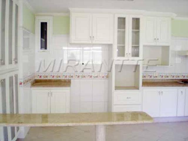 Sobrado de 650m² com 4 quartos