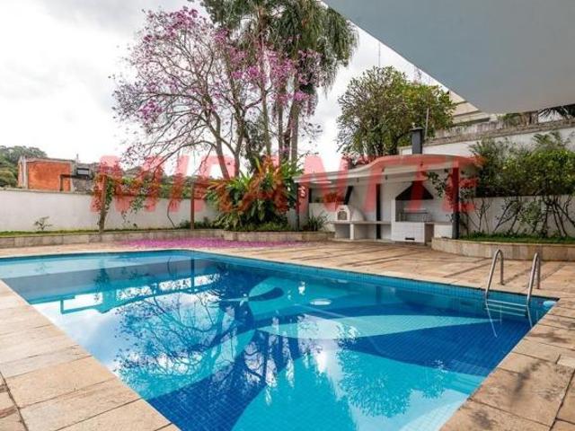 Sobrado de 607m² com 4 quartos
