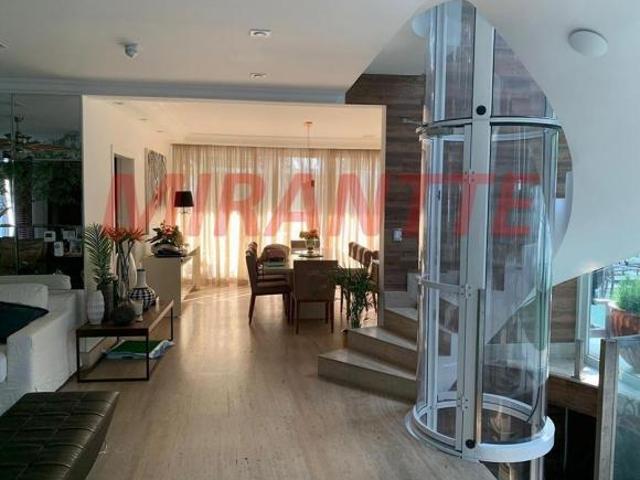 Sobrado de 700m² com 4 quartos