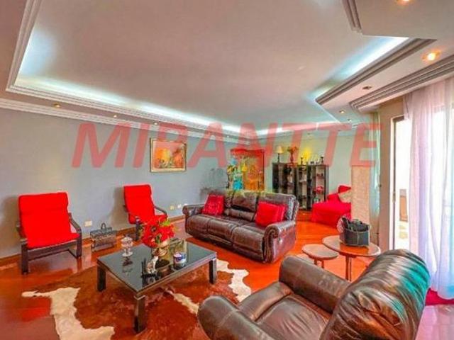 Sobrado de 800m² com 7 quartos