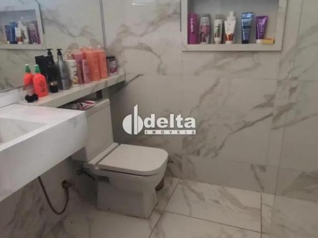 Sobrado disponível para a venda no bairro Presidente Roosevelt em Uberlândia MG