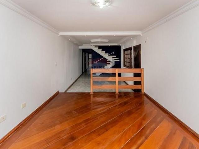 Sobrado dos seus sonhos na Vila Mangalot! Oportunidade imperdível à venda!