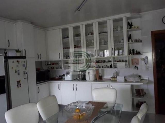 SOBRADO EXCELENTE COM 3 SUÍTES TODAS COM ARMÁRIOS