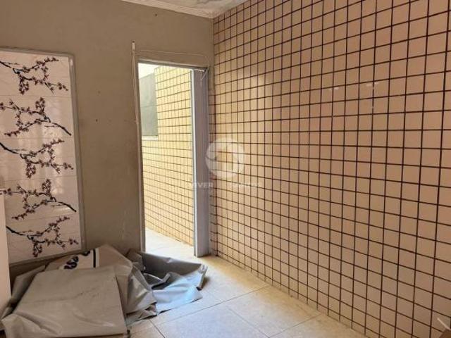 Sobrado Exclusivo na Ponta da Praia | 270m² | Perfeito para Morar, Empreender ou Investir