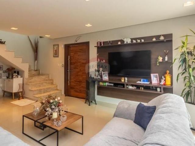 Sobrado Exclusivo no Jaraguá | 3 Suítes, Espaço Gourmet | Terreno de 335 m² | Ao lado do Pico do Jar