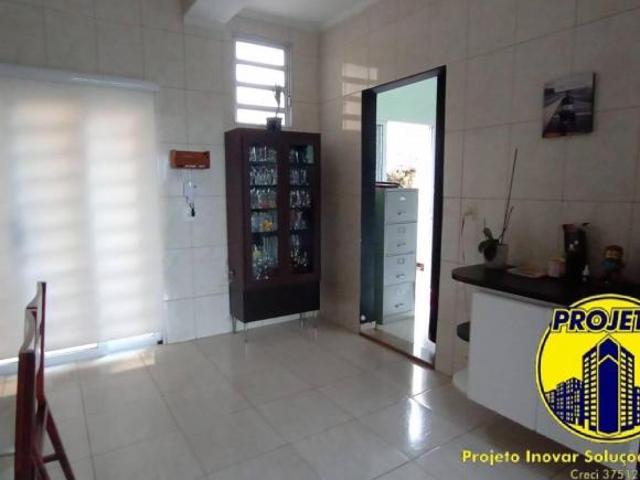 SOBRADO EM ÓTIMA LOCALIZAÇÃO !