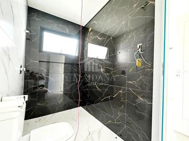 Sobrado em Centro, São José dos Pinhais/PR de 198m² 3 quartos à venda por R$ 1.300.000,00