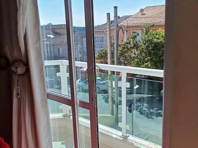 Sobrado em Condomínio em Cotia | 3 Quartos 1 Suíte e 4 Vagas à Venda
