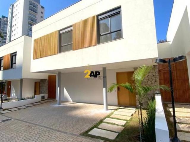 Sobrado em condomínio no Jardim Prudência com 4 quartos, 2 suítes, 2 salas e 310
