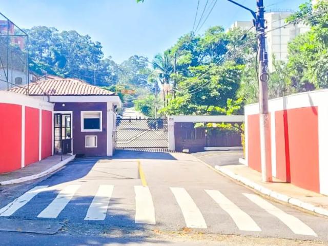Sobrado em condomínio para locação no Jardim Marajoara