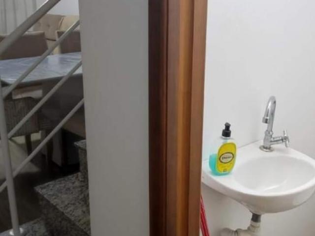 Sobrado em condomio fechado com piscina!
