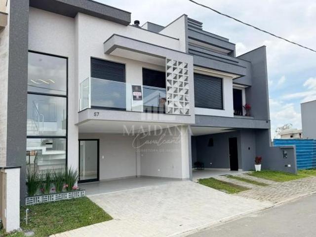 Sobrado em Costeira, São José dos Pinhais/PR de 145m² 3 quartos à venda por R$ 890.000,00
