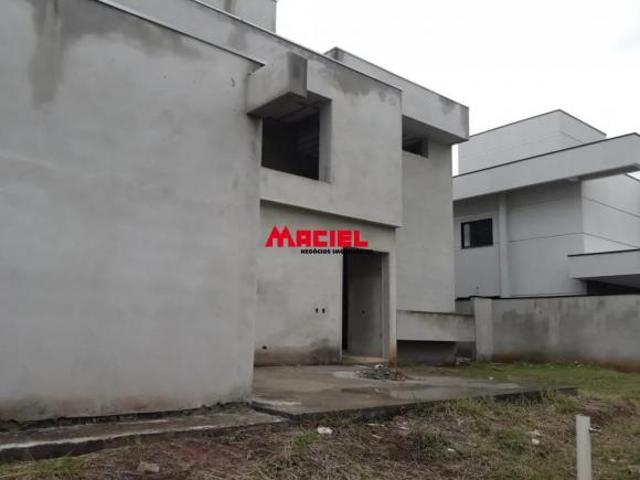 Sobrado em fase de acabamento Colinas do Paratehy Norte