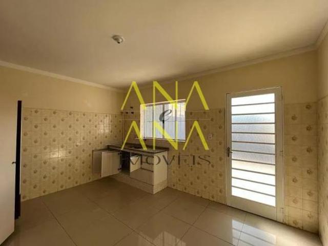 Sobrado em Jardim Santa Rita de Cássia, Bragança Paulista/SP de 131m² 2 quartos à venda por R$ 530.0