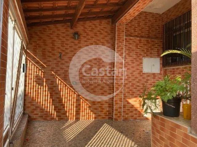 Sobrado à venda 4 quartos em Parque São Lucas