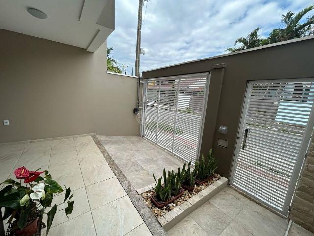 Sobrado em Praia dos Amores, Balneário Camboriú/SC de 180m² 3 quartos à venda por R$ 2.299.900,00