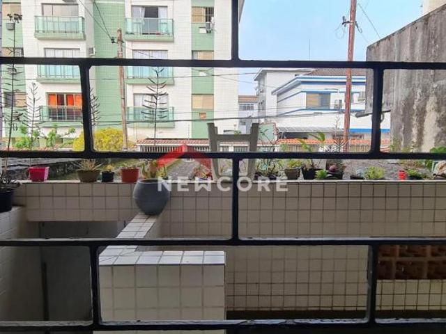 Sobrado em Rua Bento Viana Parque Bitaru São Vicente/SP