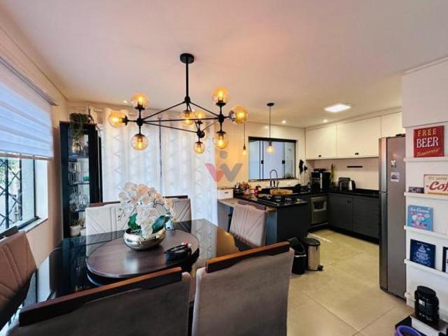 Sobrado em Tarumã, Curitiba/PR de 140m² 3 quartos à venda por R$ 790.000,00