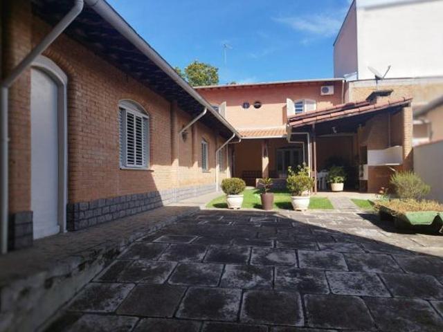 Sobrado em Vila São João, Caçapava/SP de 370m² 4 quartos à venda por R$ 990.000,00