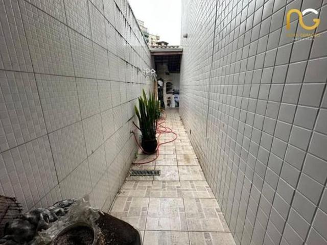 Sobrado em Vila Tupi, Praia Grande/SP de 130m² 3 quartos à venda por R$ 850.000,00