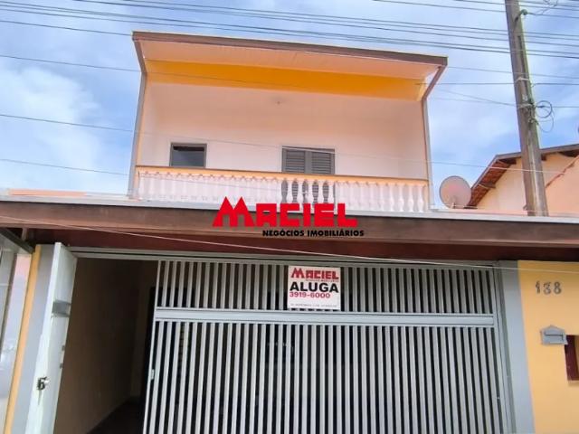 Sobrado espaçoso no Residencial Gazzo