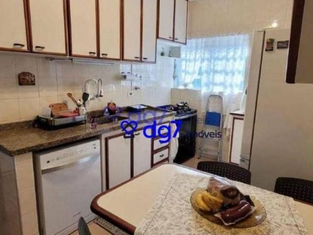 Sobrado Espaçoso com 4 Dormitórios, 2 Suítes e Excelente Localização no Butantã
