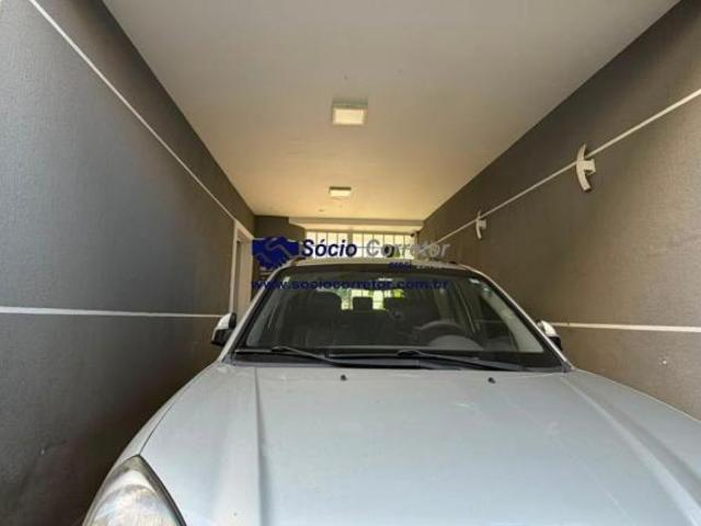 Sobrado Espaçoso com 3 Suítes, 5 Vagas e Ampla Área Construída em Vila Augusta