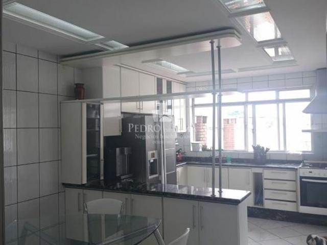 Sobrado frontal, 4 quartos sendo 3 suites e 3 vagas na Penha