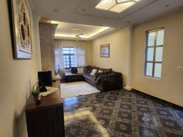 Sobrado frontal com 3 quartos sendo 1 suíte, área gourmet, 3 vagas à venda, 175 m² por R$ 900.000