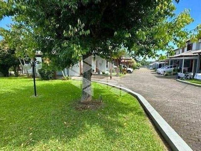 Sobrado geminado à venda, em condomínio, no Bairro Montanha em Lajeado