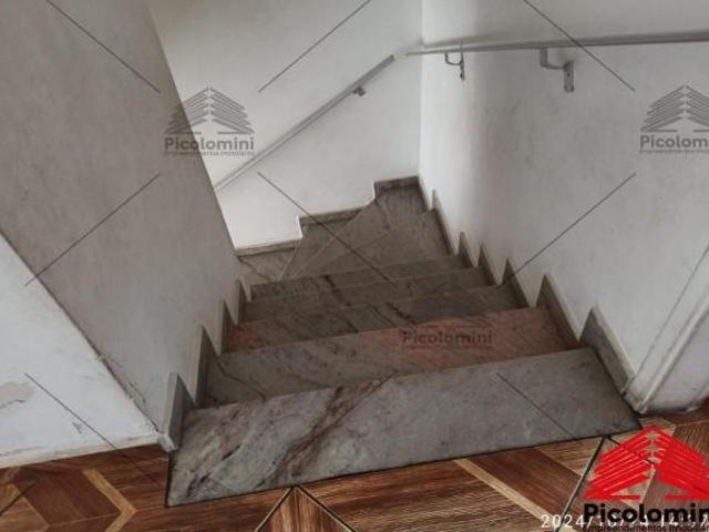 Sobrado grande com 180 m2 a venda na Vila Alpina, Rua Catuaba, a 500 metros do Carrefour São Caetano