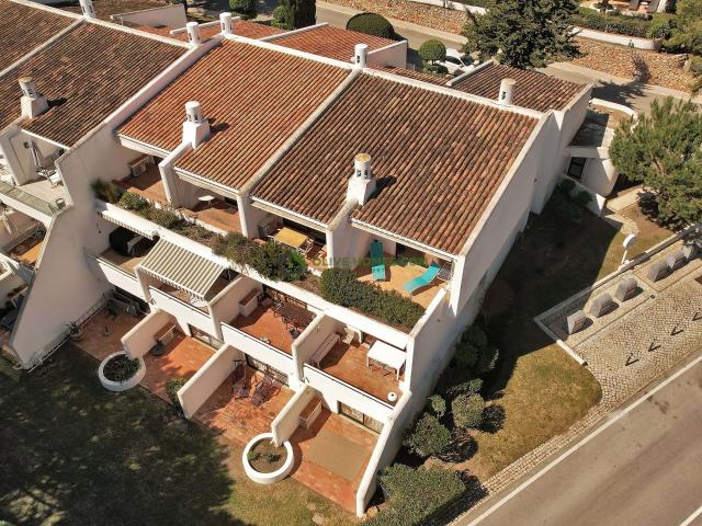 Elegante moradia geminada T2 com vista para o golfe em Quinta do Lago