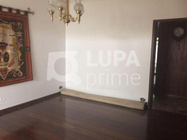 Sobrado Impecável com 3 Dormitórios e 2 Suítes na Vila Maria Alta ? 260m² de Área Útil